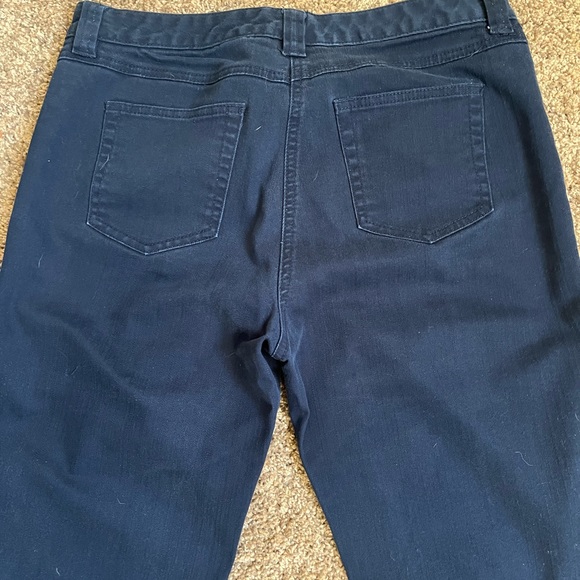 Stretchy Blue jeans size 8 First Issue a Liz Claiborne company - Picture 2 of 3